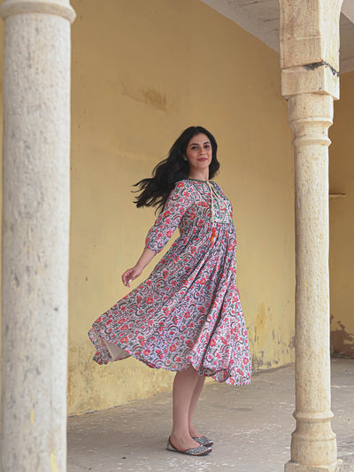 Khiltay hai gul yahan dress