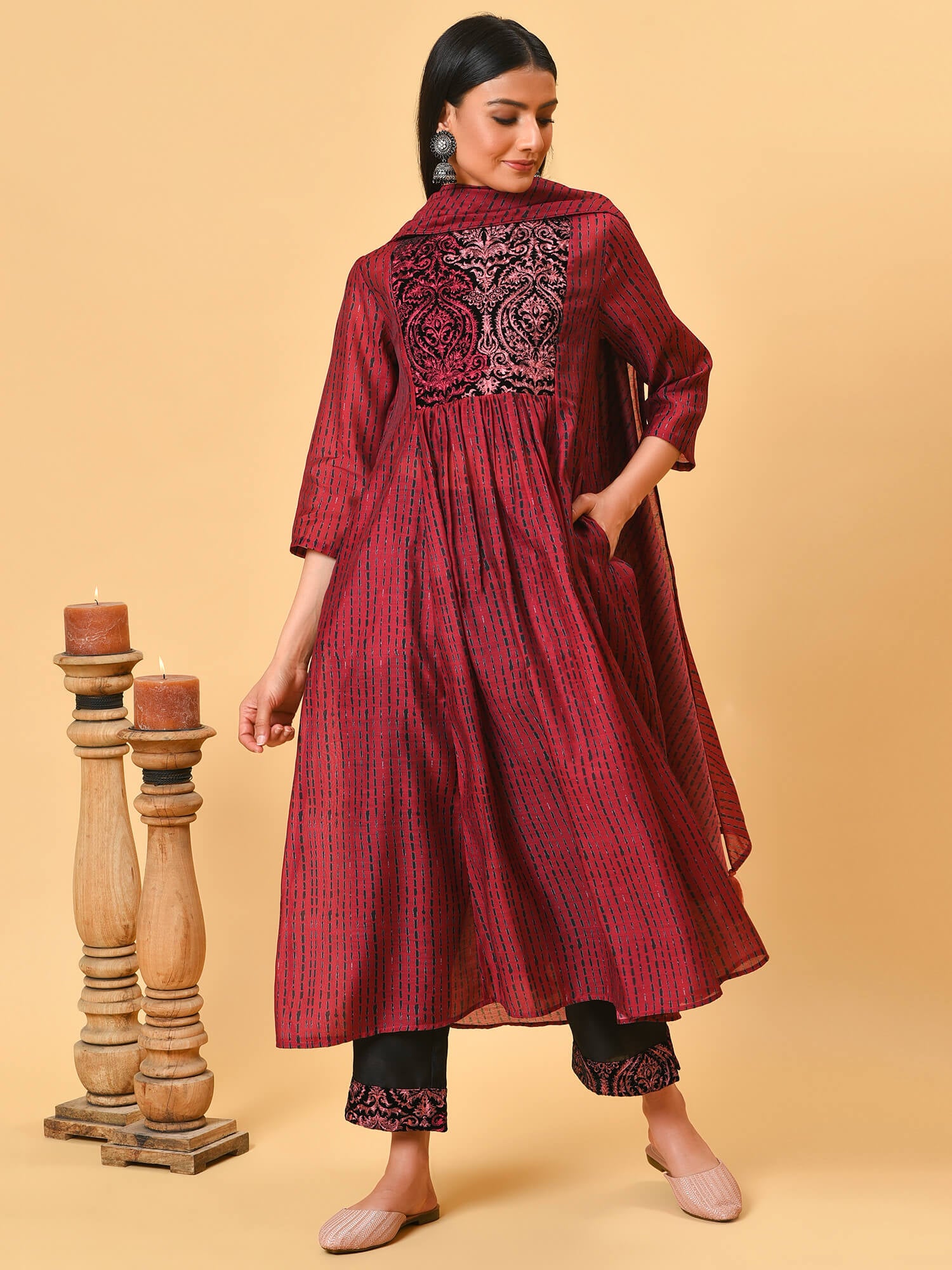Maroon Shibori chanderi kurta and pant with dupatta
