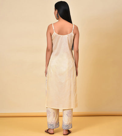 Lounge in the ecru Kurta & Pant Set