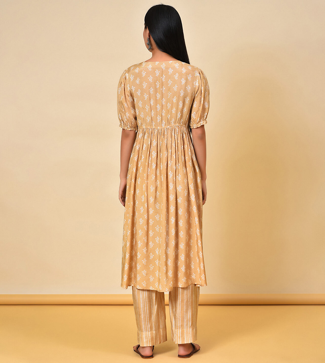 Cheer in the earth Kurta Pant Set