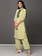 Green & White Kurta & Pants Set