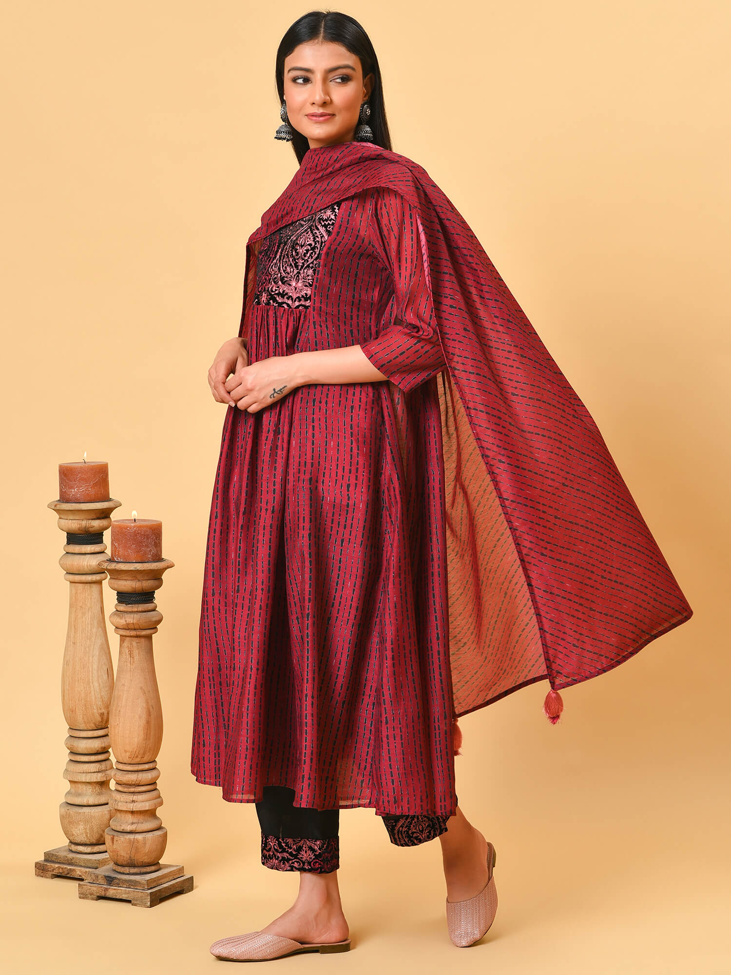 Maroon Shibori chanderi kurta and pant with dupatta