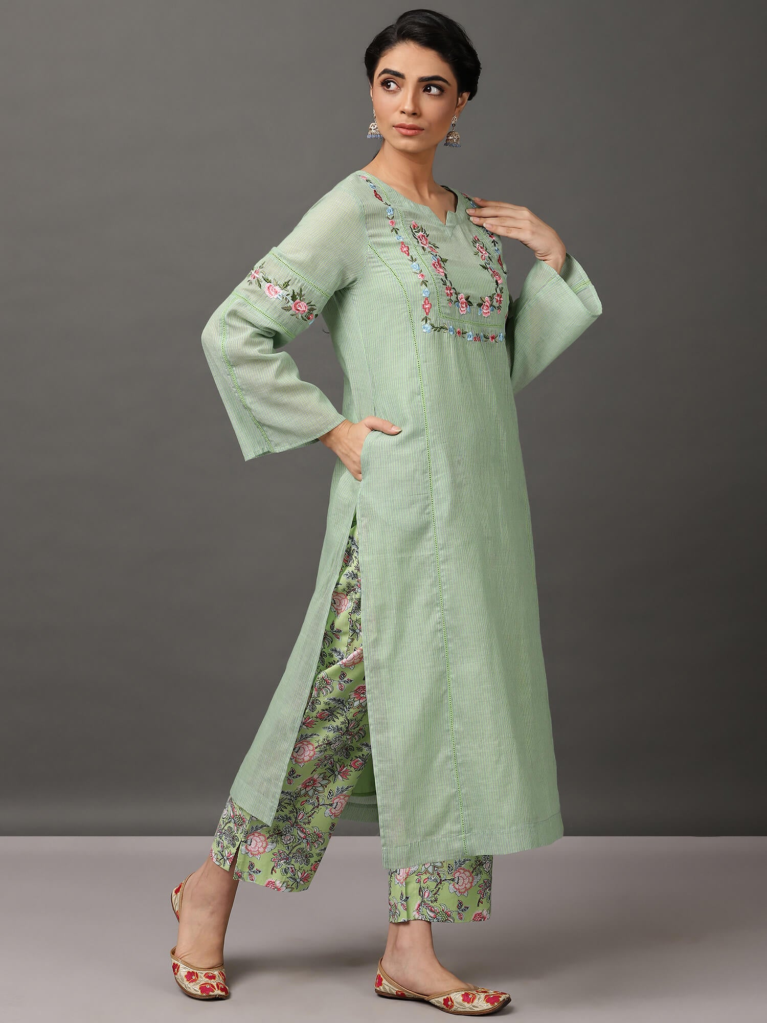 Green Yarn Dyed Kurta & Printed Pant With Inner