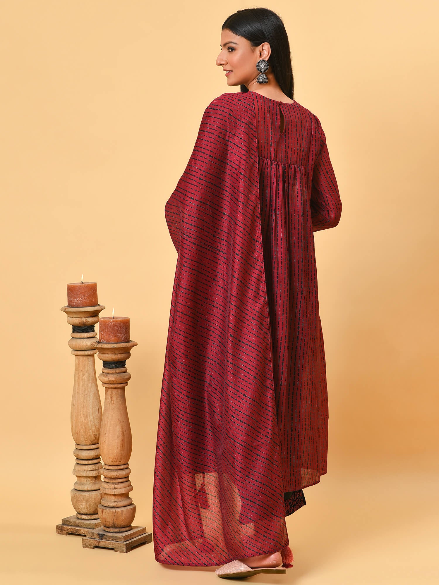 Maroon Shibori chanderi kurta and pant with dupatta