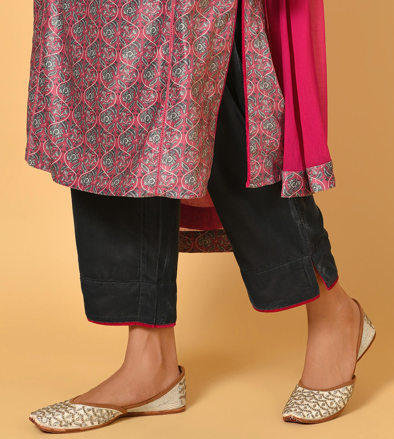 Bougainvillea Pink printed velvet Kurta Pant Dupatta set