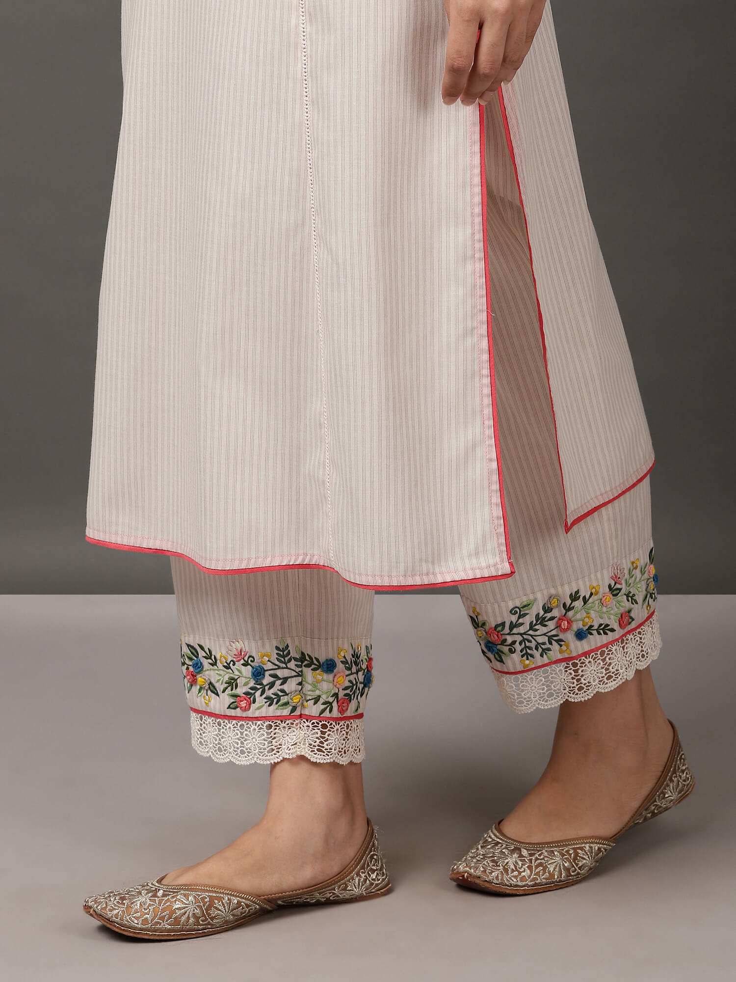 Off white & beige Kurta, Pant & Dupatta set