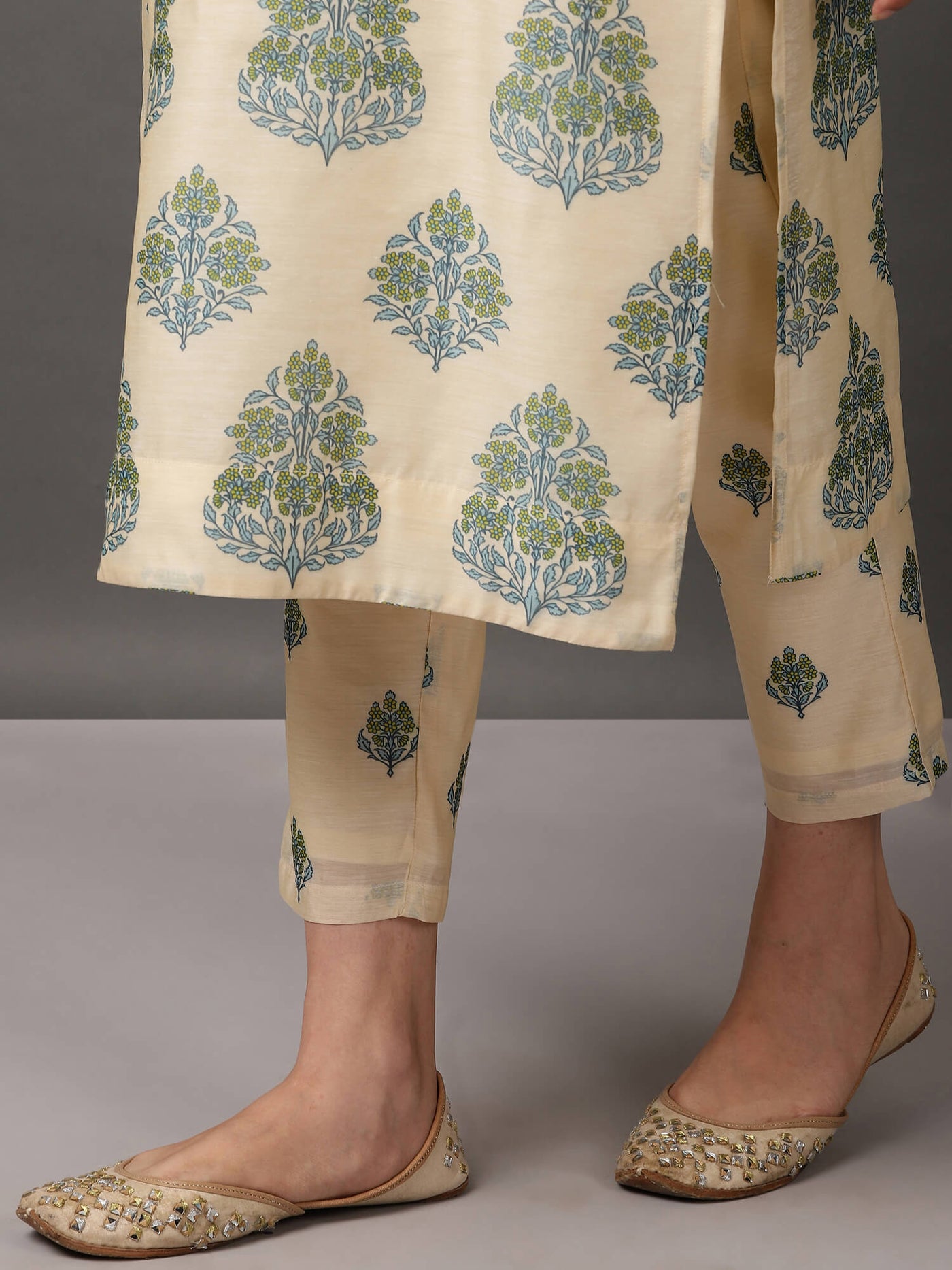 Off White Printed Chanderi Kurta And Pant With Dupatta & Camisole