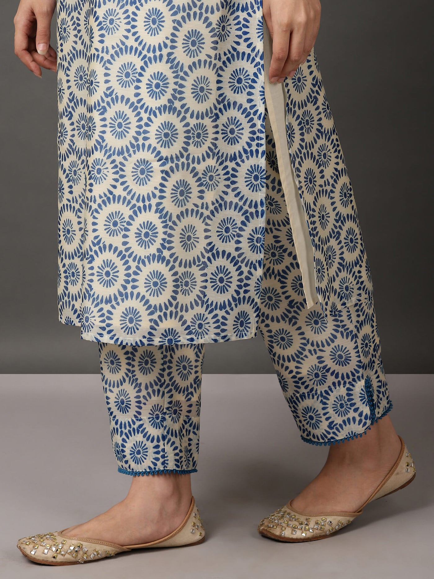 Blue & White Printed Chanderi Comfort Kurta & Pant With Inner